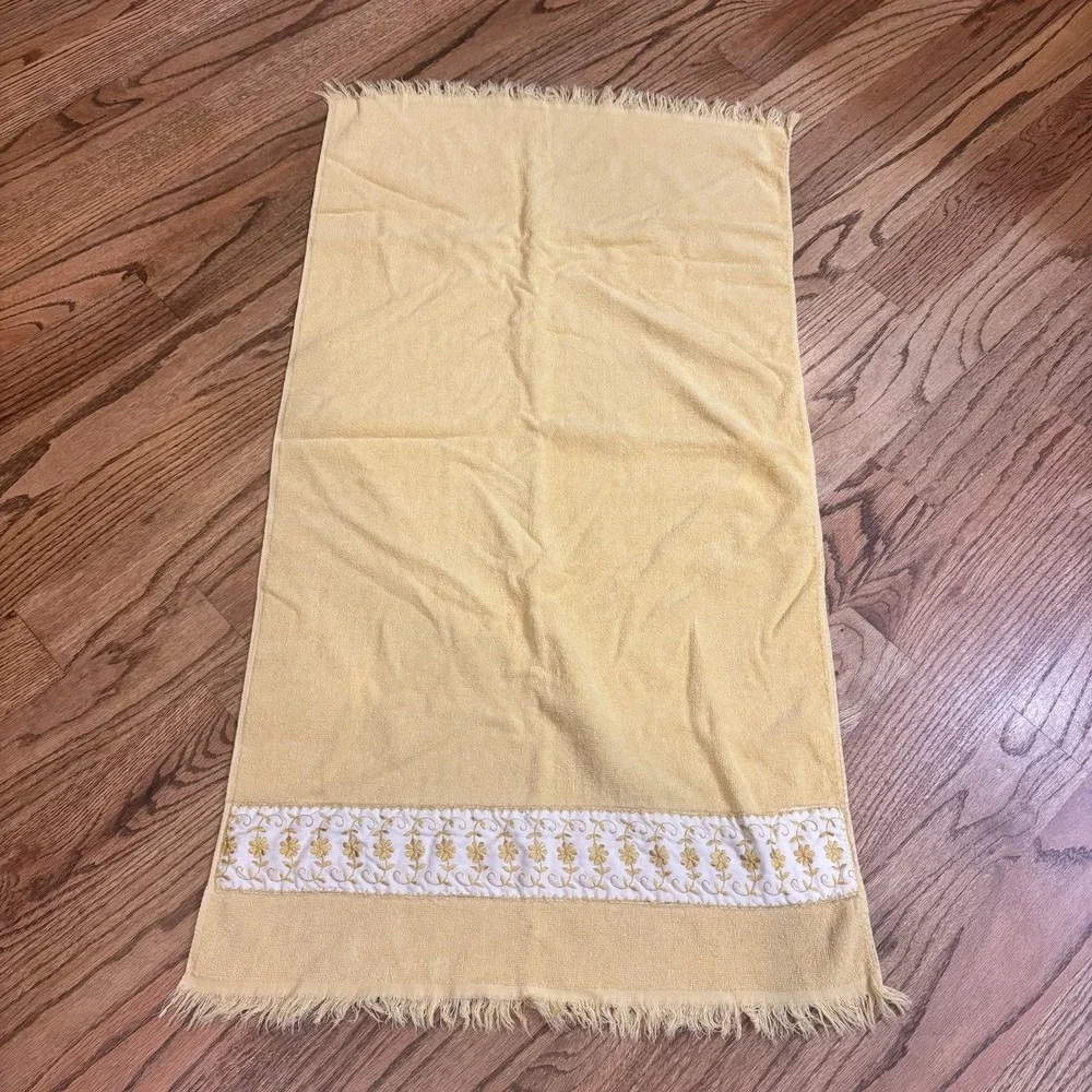 Vintage Cannon Monticello Yellow Bath Towels Set of 2 Fringe Embroidered USA